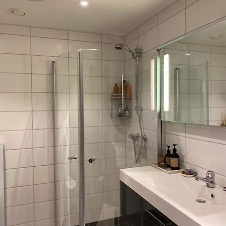 Apartment Moderne Leilighet, 3 Sov, Parkering.